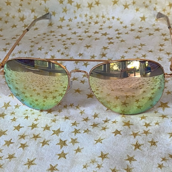 Betsey Johnson Aviator Sunglasses - Picture 2 of 12